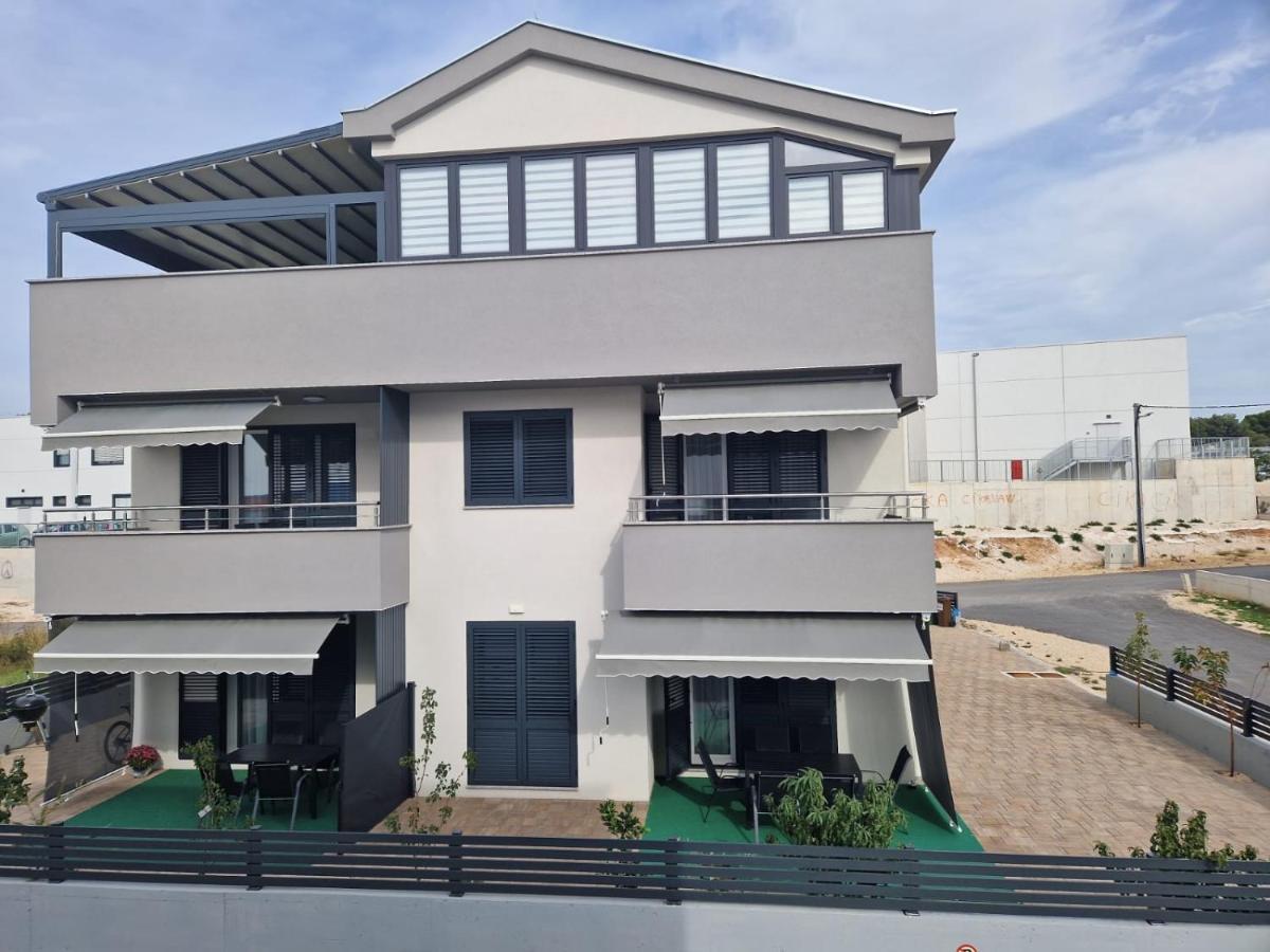 Villa Toni Biograd Na Moru Exterior foto